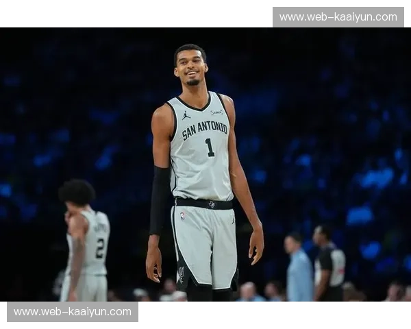 篮网重建方向逐渐清晰 其年轻球员成长速度超出赛季初预期